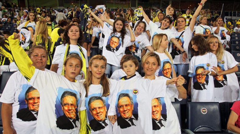 Fenerbahceli Kadin Taraftarlar Erkekleri Aratmadi Al Jazeera Turk Ortadogu Kafkasya Balkanlar Turkiye Ve Cevresindeki Bolgeden Son Dakika Haberleri Ve Analizler