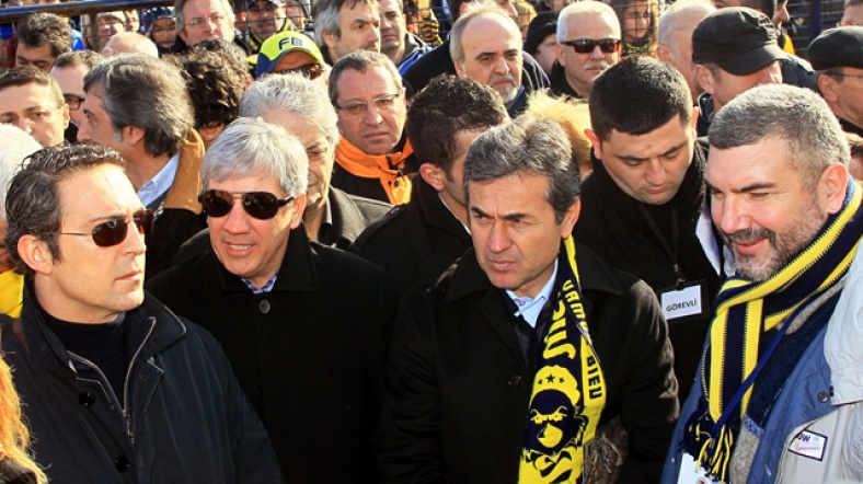 Kadikoy De Fenerbahce Mitingi Al Jazeera Turk Ortadogu Kafkasya Balkanlar Turkiye Ve Cevresindeki Bolgeden Son Dakika Haberleri Ve Analizler