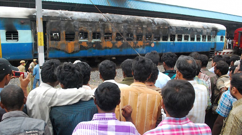 hindistan da tren yangini al jazeera turk ortadogu kafkasya balkanlar turkiye ve cevresindeki bolgeden son dakika haberleri ve analizler