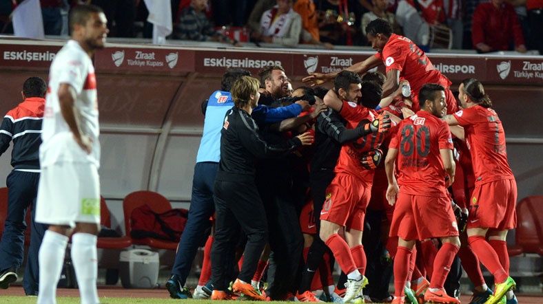 Galatasaray In Rakibi Eskisehirspor Al Jazeera Turk Ortadogu Kafkasya Balkanlar Turkiye Ve Cevresindeki Bolgeden Son Dakika Haberleri Ve Analizler