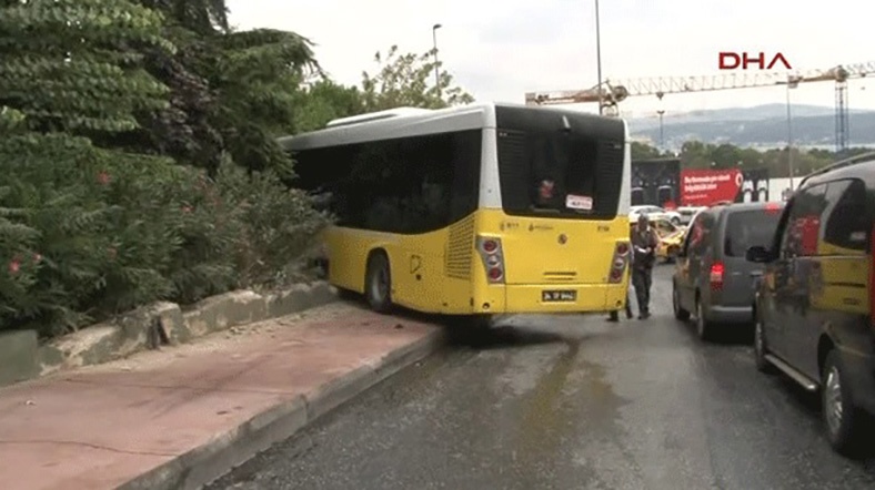Istanbul Da Bir Otobus Kazasi Daha Al Jazeera Turk Ortadogu Kafkasya Balkanlar Turkiye Ve Cevresindeki Bolgeden Son Dakika Haberleri Ve Analizler