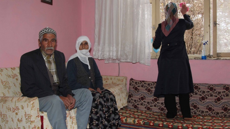Devletten Yaslilara Temizlik Hizmeti Al Jazeera Turk Ortadogu Kafkasya Balkanlar Turkiye Ve Cevresindeki Bolgeden Son Dakika Haberleri Ve Analizler