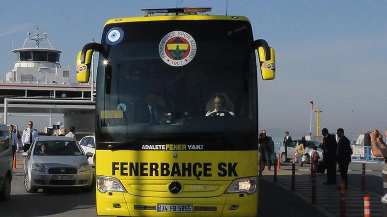 Fenerbahce Otobusune Saldiri Al Jazeera Turk Ortadogu Kafkasya Balkanlar Turkiye Ve Cevresindeki Bolgeden Son Dakika Haberleri Ve Analizler