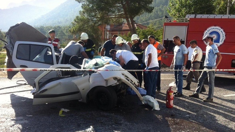 Antalya Da Trafik Kazasi 5 Olu Al Jazeera Turk Ortadogu Kafkasya Balkanlar Turkiye Ve Cevresindeki Bolgeden Son Dakika Haberleri Ve Analizler