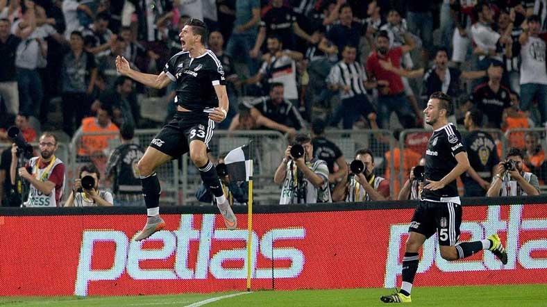 Sezonun Ilk Derbisi Besiktas In Al Jazeera Turk Ortadogu Kafkasya Balkanlar Turkiye Ve Cevresindeki Bolgeden Son Dakika Haberleri Ve Analizler