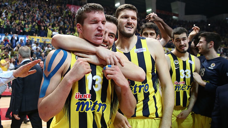 Fenerbahce De Hedef Avrupa Da Uc Sampiyonluk Al Jazeera Turk Ortadogu Kafkasya Balkanlar Turkiye Ve Cevresindeki Bolgeden Son Dakika Haberleri Ve Analizler