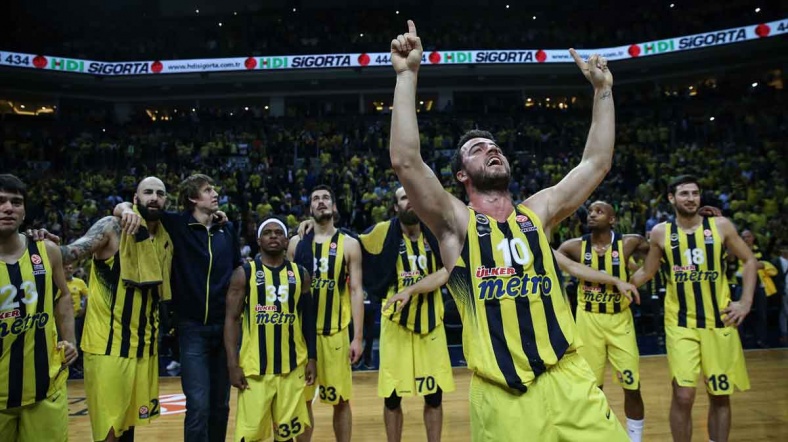 Fenerbahce Kazanirsa Dortlu Final De Al Jazeera Turk Ortadogu Kafkasya Balkanlar Turkiye Ve Cevresindeki Bolgeden Son Dakika Haberleri Ve Analizler