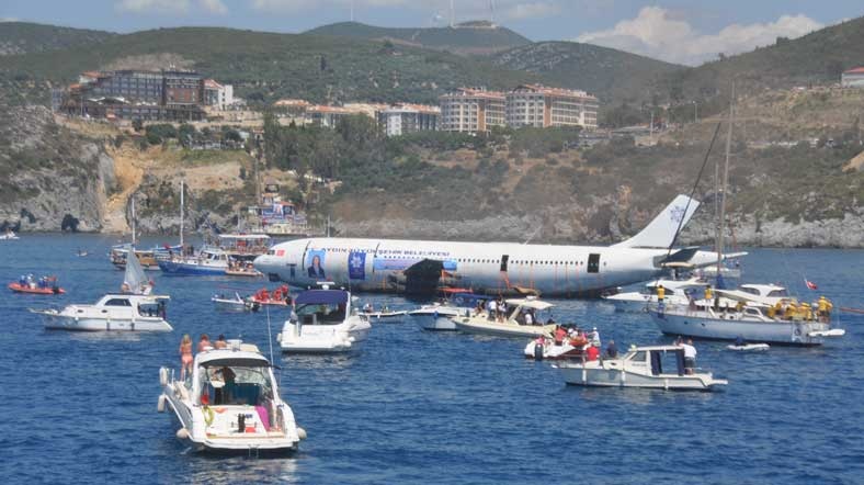 Kusadasi Nda Yolcu Ucagi Batirildi Al Jazeera Turk Ortadogu Kafkasya Balkanlar Turkiye Ve Cevresindeki Bolgeden Son Dakika Haberleri Ve Analizler