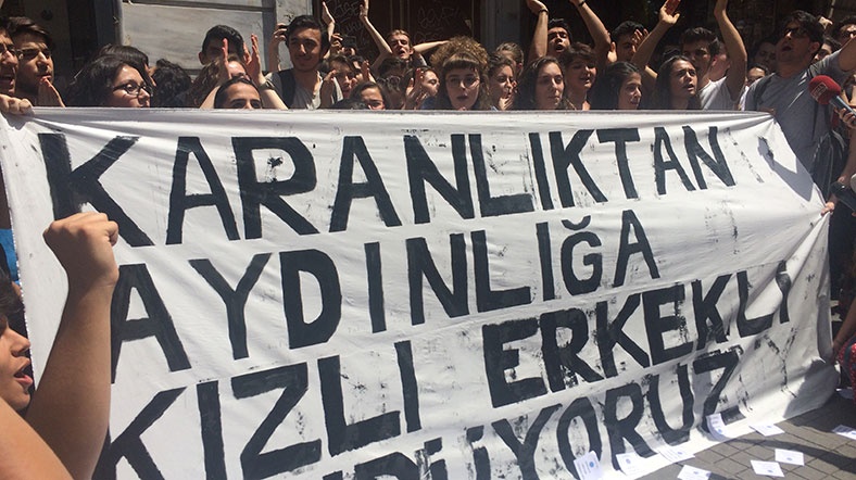 karma egitimin bittigi beyoglu anadolu da ogrenci tepkisi al jazeera turk ortadogu kafkasya balkanlar turkiye ve cevresindeki bolgeden son dakika haberleri ve analizler