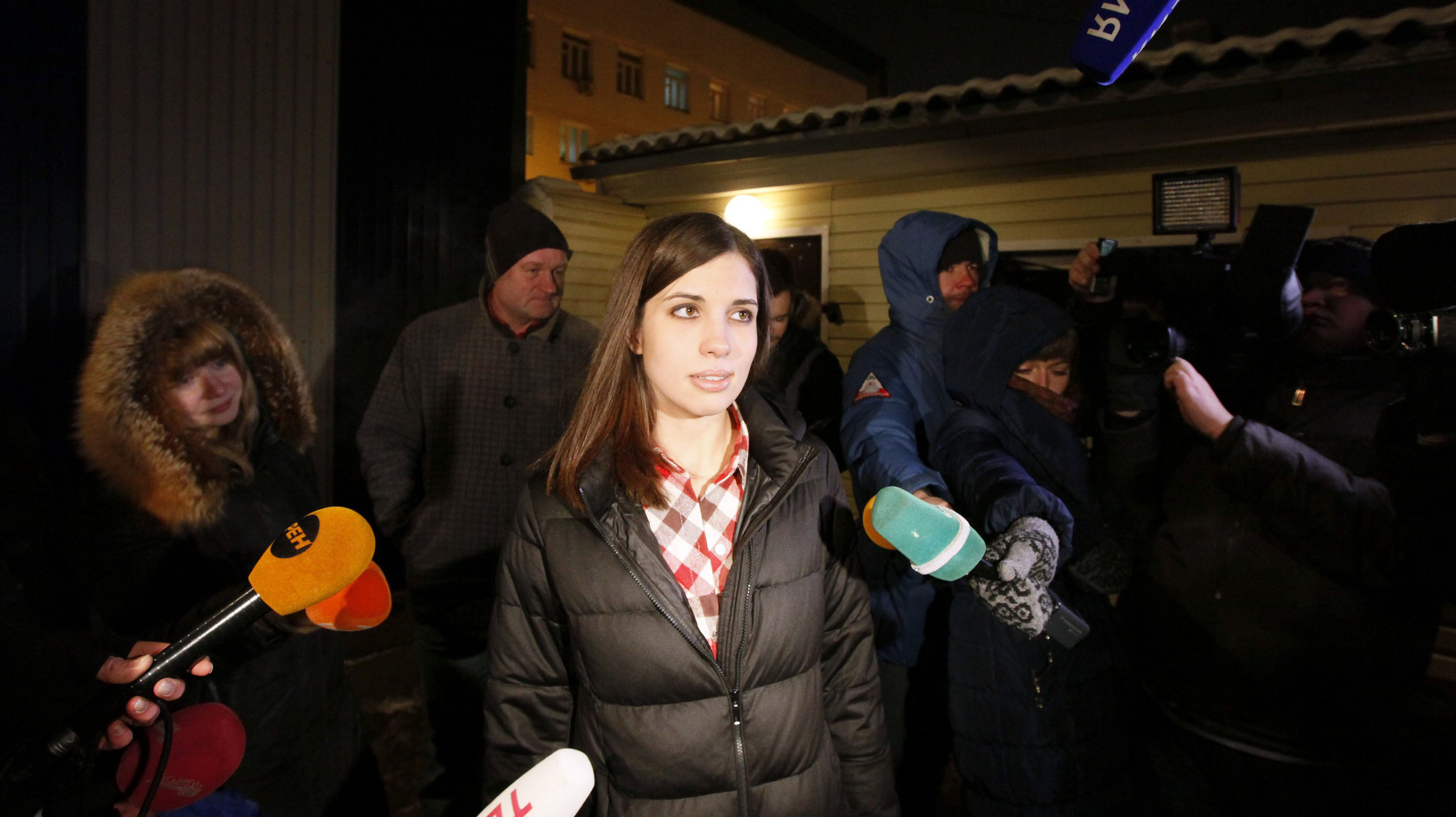 Надежда толоконникова акция в музее