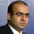 Taha  Özhan
