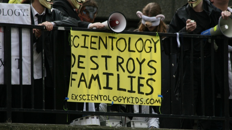 Grup, Scientology karşıtı eylemleriyle ses getirmişti.