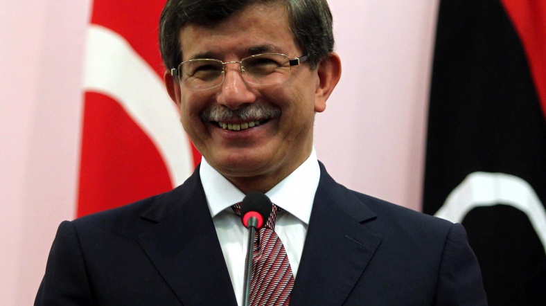 Dışişleri Bakanı Ahmet Davutoğlu Bingazi'de Libya Ulusal Geçiş Konseyi üyeleriyle biraraya geldi.