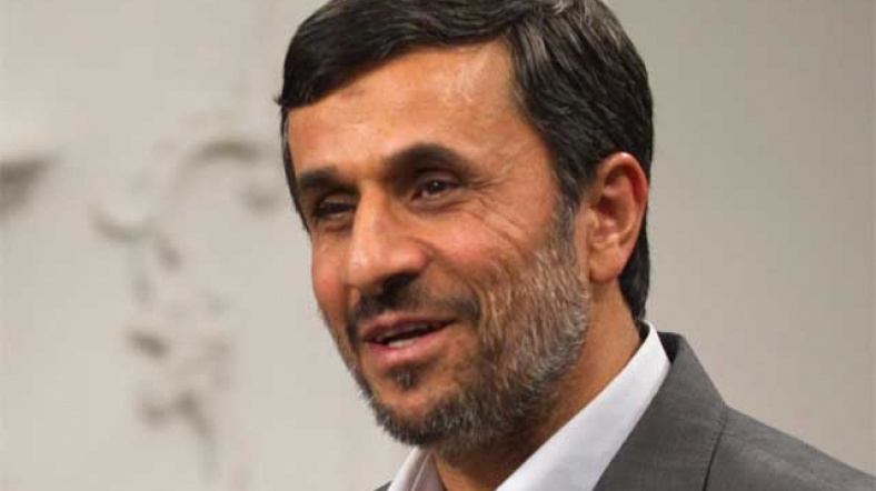 İran lideri Ahmedinajead Türkiye'de katıldığı toplantıda füze kalkanının iki ülke arasındaki ilişkileri etkilemeyeceğini söylemişti.