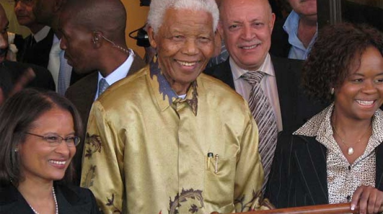 1980'lerde verem olan Mandela, 2000 yılında da prostat kanseri tedavisi görmüştü.