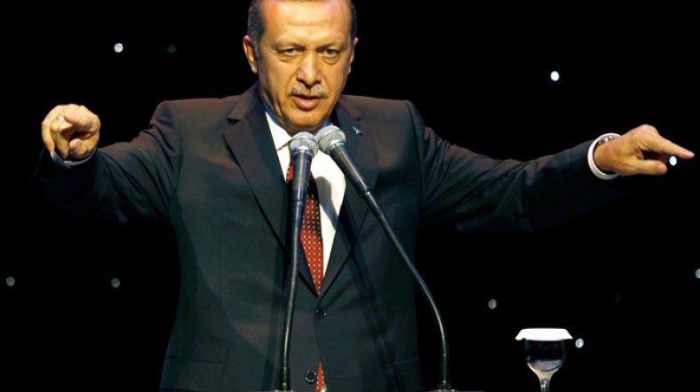 Erdoğan konuşmasını yapıyor.