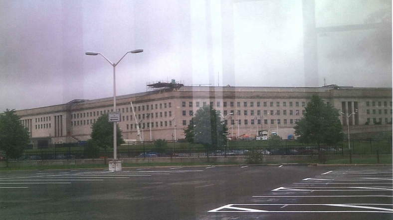 ABD Adalet Bakanlığı, Ferdaus tarafından "istihbarat" toplamak amacıyla Pentagon'da çekilen bu fotoğrafı yayınladı. [Reuters]