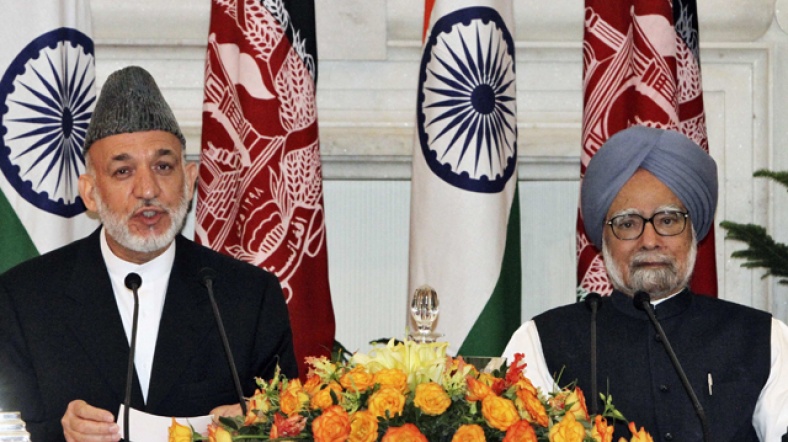 Karzai ve Singh, anlaşmanın imzalanması sonrasında ortak basın toplantısı düzenledi.