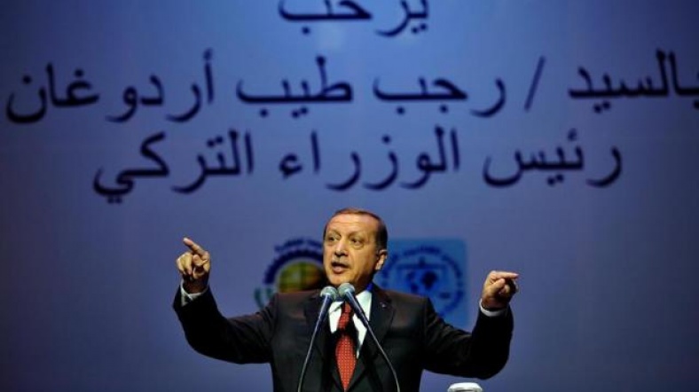 Erdoğan Kahire'de konuşma yapıyor.
