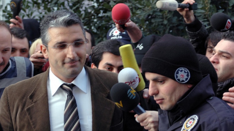 Ergenekon soruşturması kapsamında 6 Mart 2011’den beri tutuklu olan Nedim Şener için imza kampanyası başlatıldı.