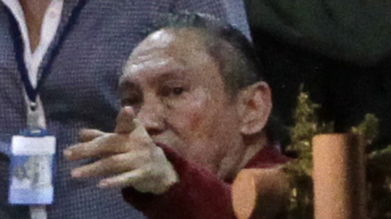 Noriega, uçaktan tekerlekli sandalyeyle indirildi.