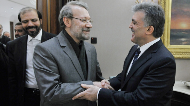 Laricani (solda), temasları kapsamında Türkiye Cumhurbaşkanı Abdullah Gül ile de bir araya geldi.