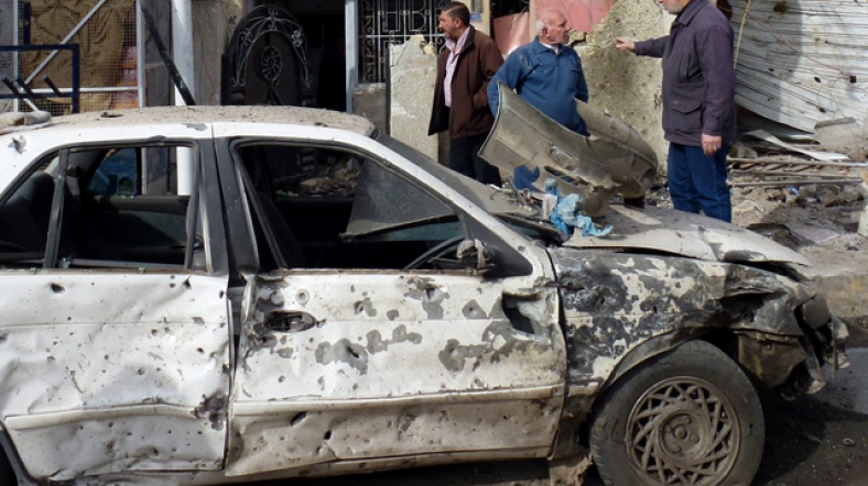 Saldırıların bir bölümünde bomba yüklü araçlar kullanıldı.