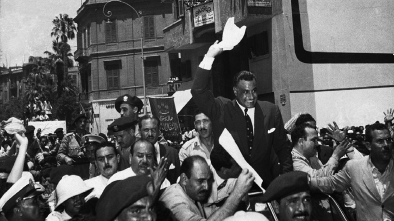 Cemal Abdül Nasır 1956 yılında Kahire'de karşılanıyor.