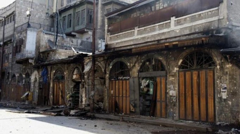 Halep'teki tarihi çarşı, çatışmalar sonucu tahrip oldu.