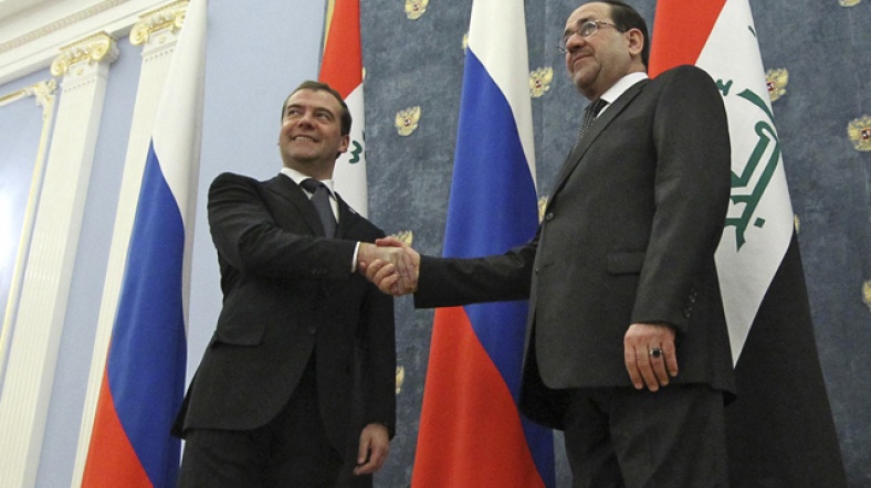 Medvedev (solda) ile Maliki, Moskova'da bir araya geldi.