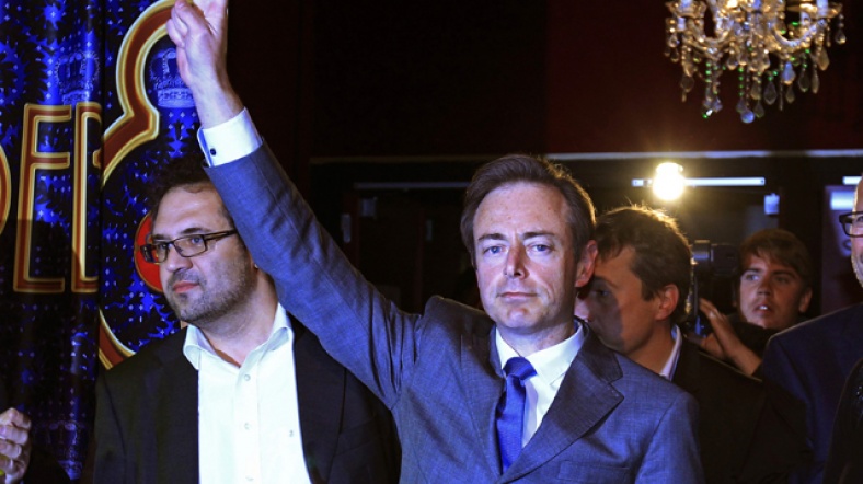 N-VA lideri Bart De Wever, federal hükümeti konfederasyon yönünde çalışmaya çağırdı.