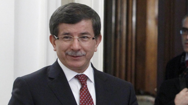 Davutoğlu, Suriye'de rejim güçlerine ve silahlı muhaliflere seslendi.