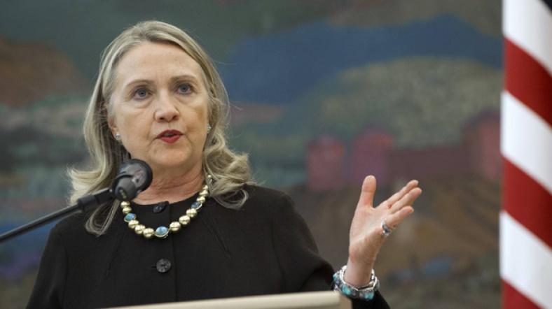 Clinton, cephede özgürlüklerini elde etmek için ölen Suriyelilerin, muhalif liderlikte temsil edilmesi gerektiğini söyledi.