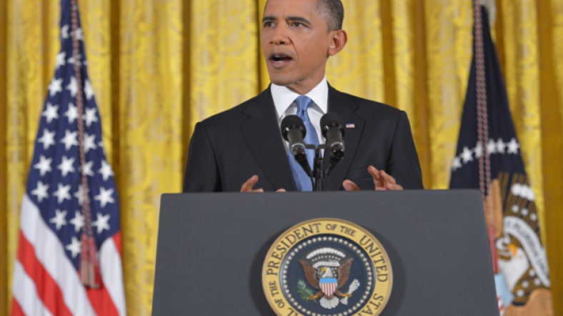 Barack Obama Beyaz Saray'da basın toplantısı yapıyor.