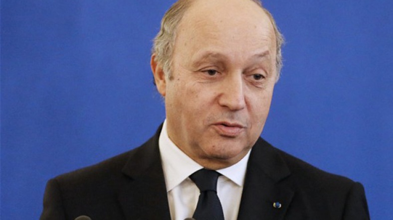 Paris yönetimi, ambargonun kaldırılmasının Suriye'deki savaşı bitirmenin tek yolu olduğu görüşünde.