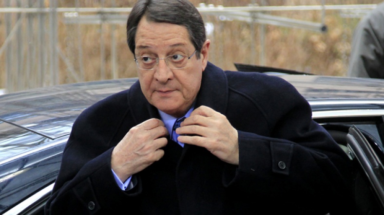 Anastasiadis, bankaların batmasının 'tarif edilemeyecek acılar' yaratacağını söyledi.