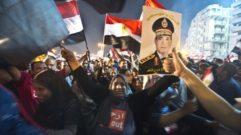 30 Haziran darbesini kutlayan Mısırlılar