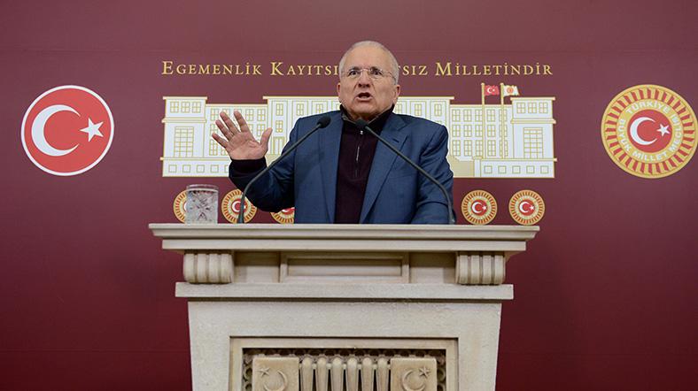 Haluk Özdalga istifa etti 27.12.2013 AKP Ankara Milletvekili Haluk Özdalga istifasını basın toplantısıyla açıkladı.