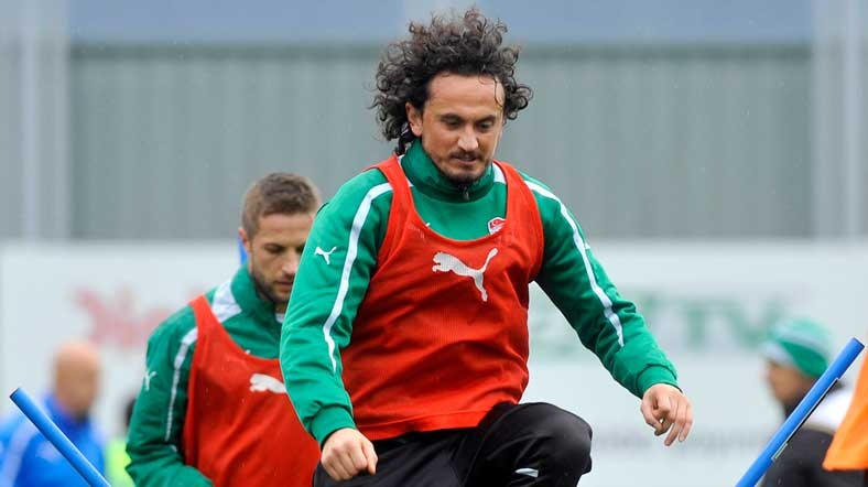 Tuncay_Sanli Tuncay Şanlı kariyerinin en başarılı günlerini Fenerbahçe'de geçirdi.