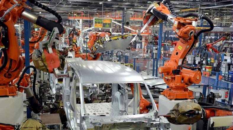Otomotiv fabrikası Otomotiv fabrikasında üretim bandı.