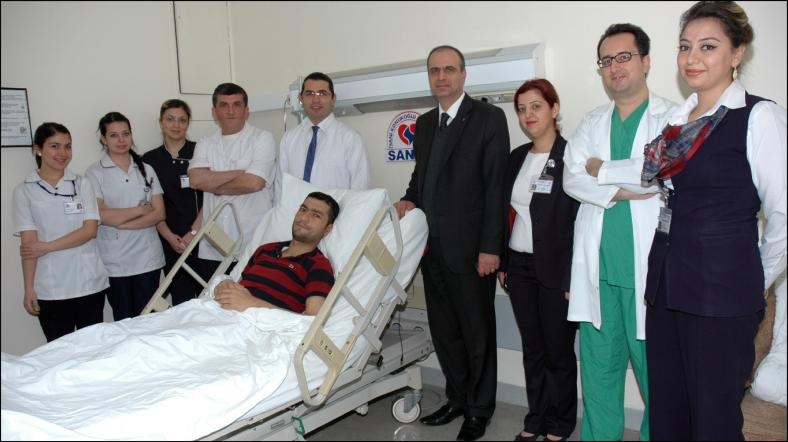 Gaziantep Sani Konukoğlu Hastanesi'nde 2 kardeşe böbrek nakli yapıldı. Gaziantep Sani Konukoğlu Hastanesi'nde 2 kardeşe böbrek nakli yapıldı.