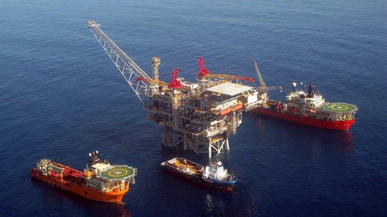 Doğu Akdeniz'de doğalgaz keşif platformu.