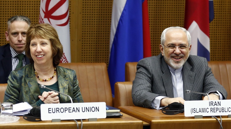 Catherine Ashton ve Cevad Zarif Şubat 2014'te Viyana'daki görüşmelerde.