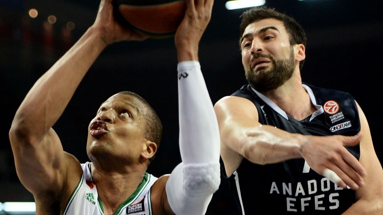 Efes_Pana İki takım da sayı bulmakta çok zorlandı.