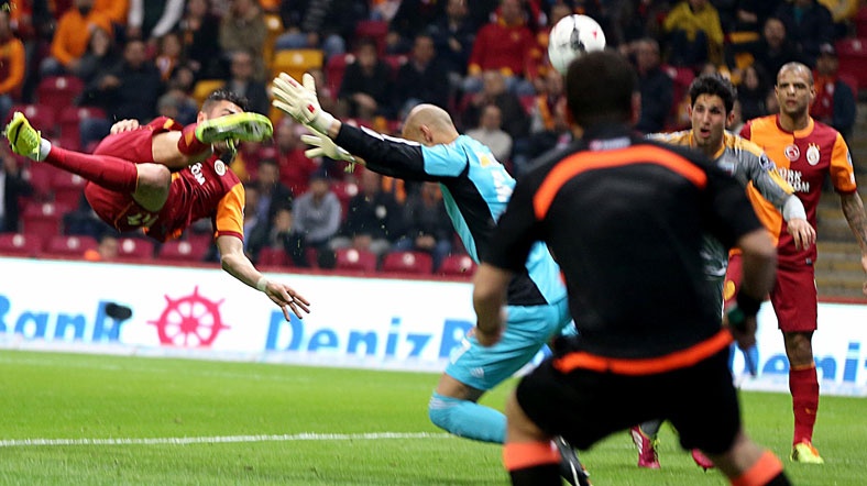 Galatasaray_Kayseri Galatasaray'da Burak Yılmaz, yakaladığı fırsatları gole çeviremedi.