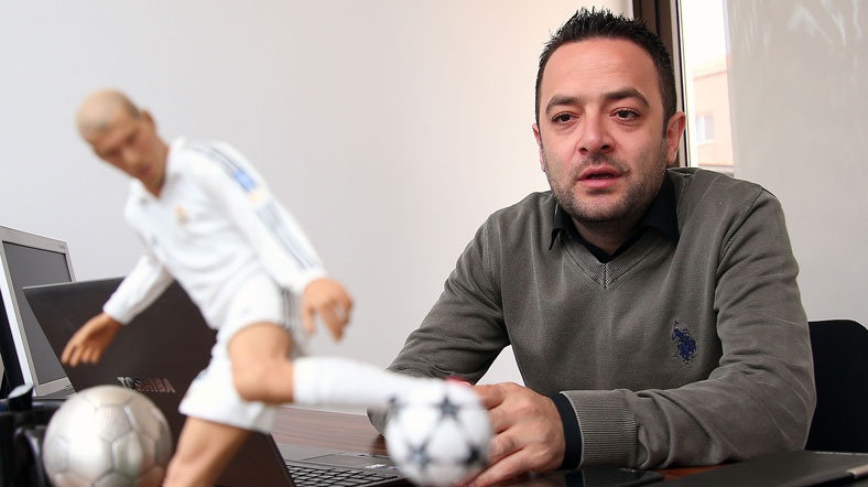 Ugur_Meleke Uğur Meleke, Galatasaray Teknik Direktörü Roberto Mancini'nin aklının Türkiye'de olmadığını söylüyor.