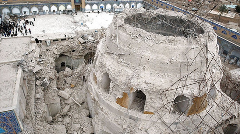 Bombalanmış El-Askeri Camii'nin kubbesi