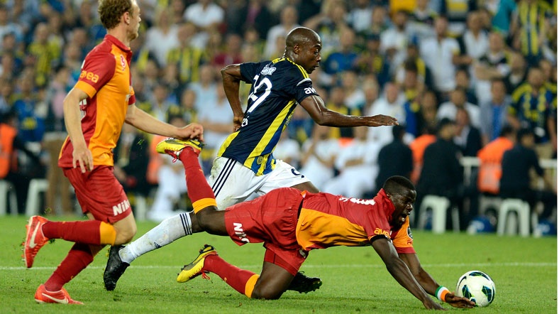 Galatasaray_Fenerbahce Ligin ilk yarısında iki takım arasında Kadıköy'de oynanan maçı Fenerbahçe 2-0 kazanmıştı.