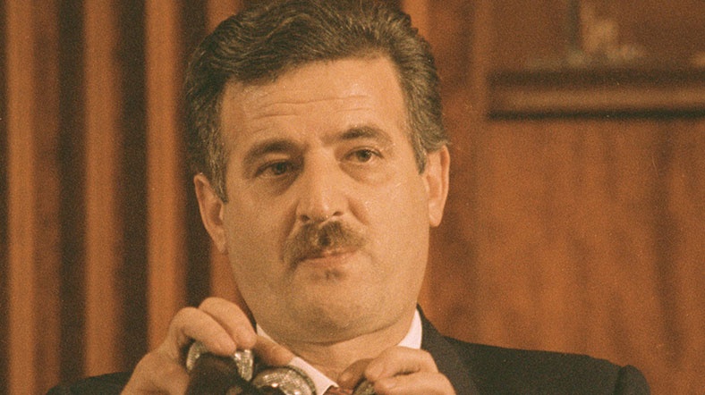 tbmm 18. donem milletvekilleri: anap istanbul milletvekili adnan yildiz yemin etti. (anadolu ajansi) (19871214)