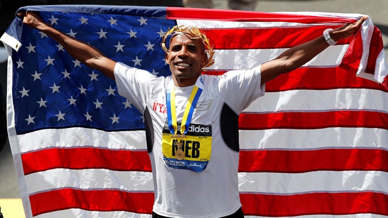 Boston_maraton Meb Keflezighi, 1983 yılından sonra Boston Maratonu'nu kazanan ilk ABD'li oldu.
